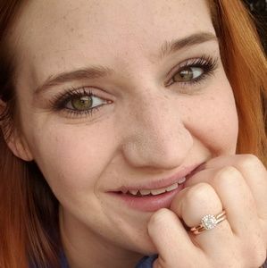 Meet your Posher, Cassandra